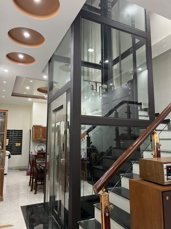 thang máy vách kính