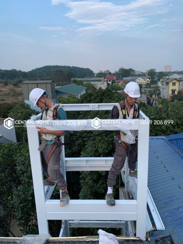 khung thang máy ngoài trời